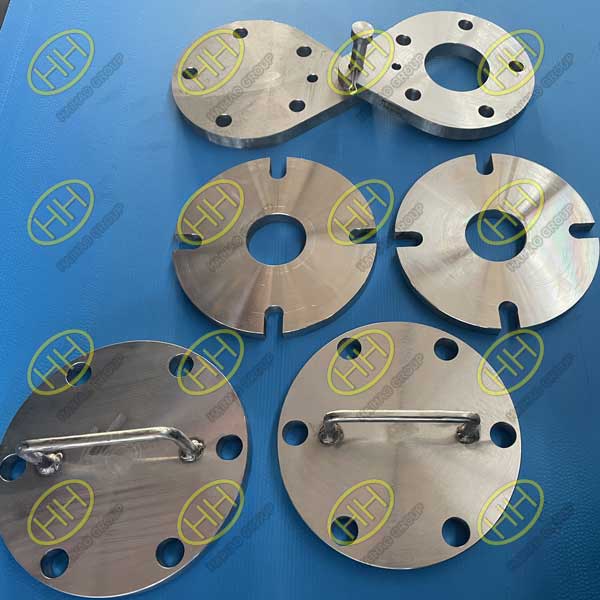 Custom-designed flanges